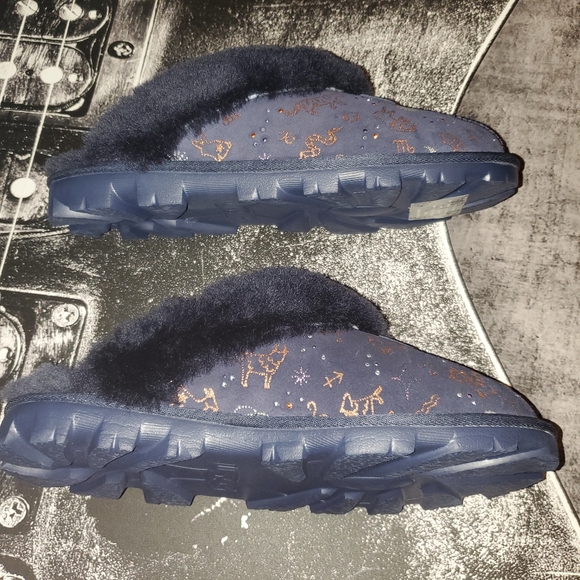 NIB UGG Slipper - Picture 4 of 5